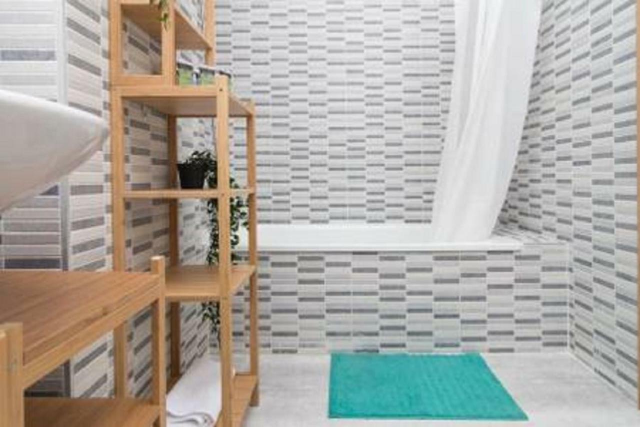 Family Apartment Patio&Swimming Pool In Center مالقة المظهر الخارجي الصورة