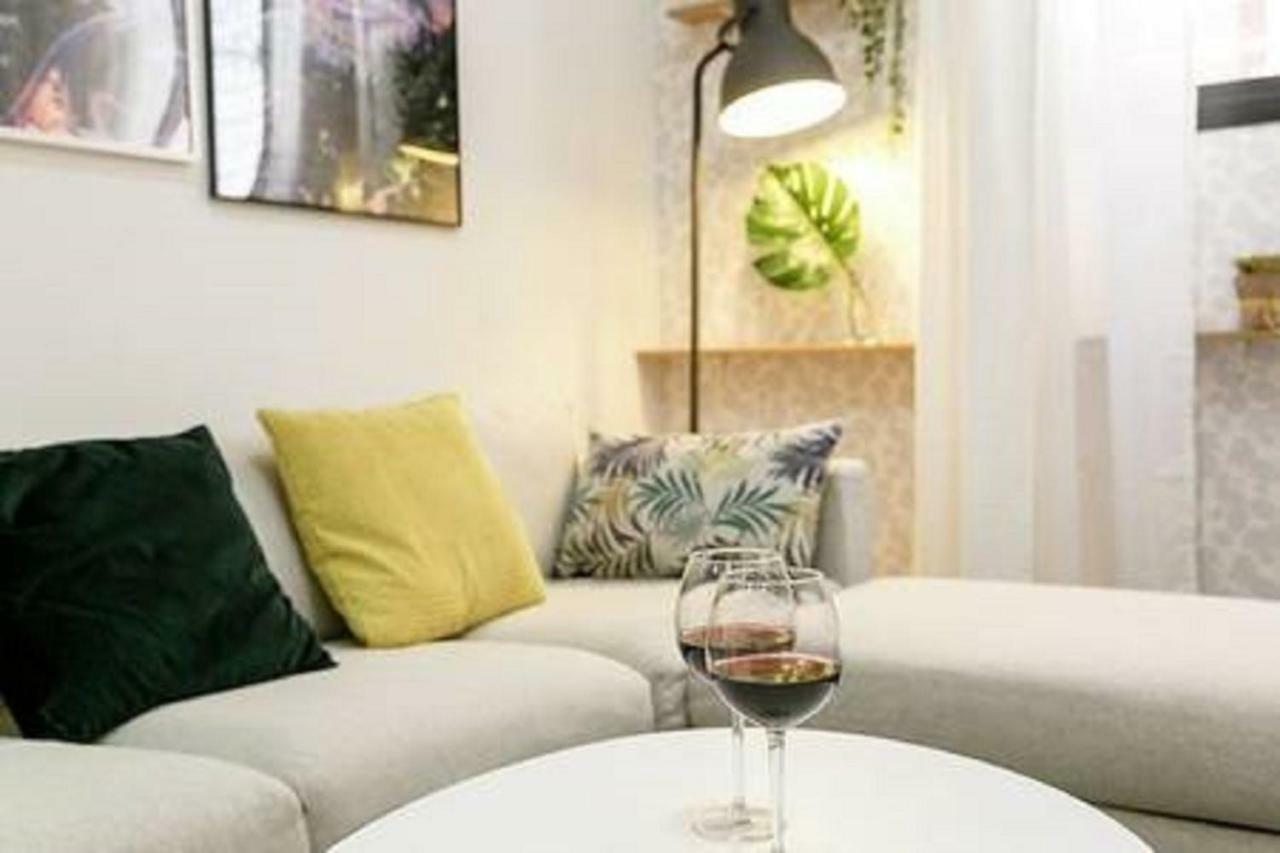 Family Apartment Patio&Swimming Pool In Center مالقة المظهر الخارجي الصورة