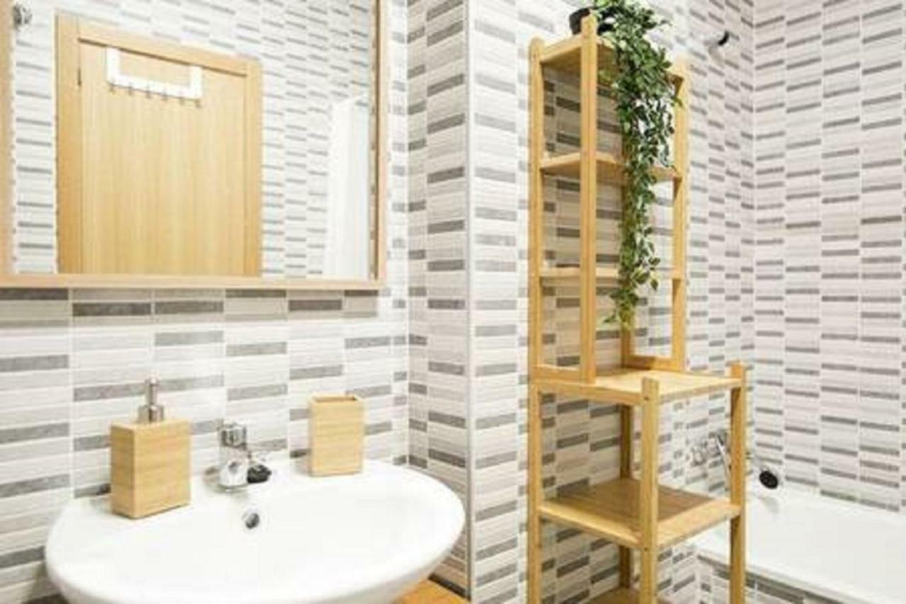 Family Apartment Patio&Swimming Pool In Center مالقة المظهر الخارجي الصورة